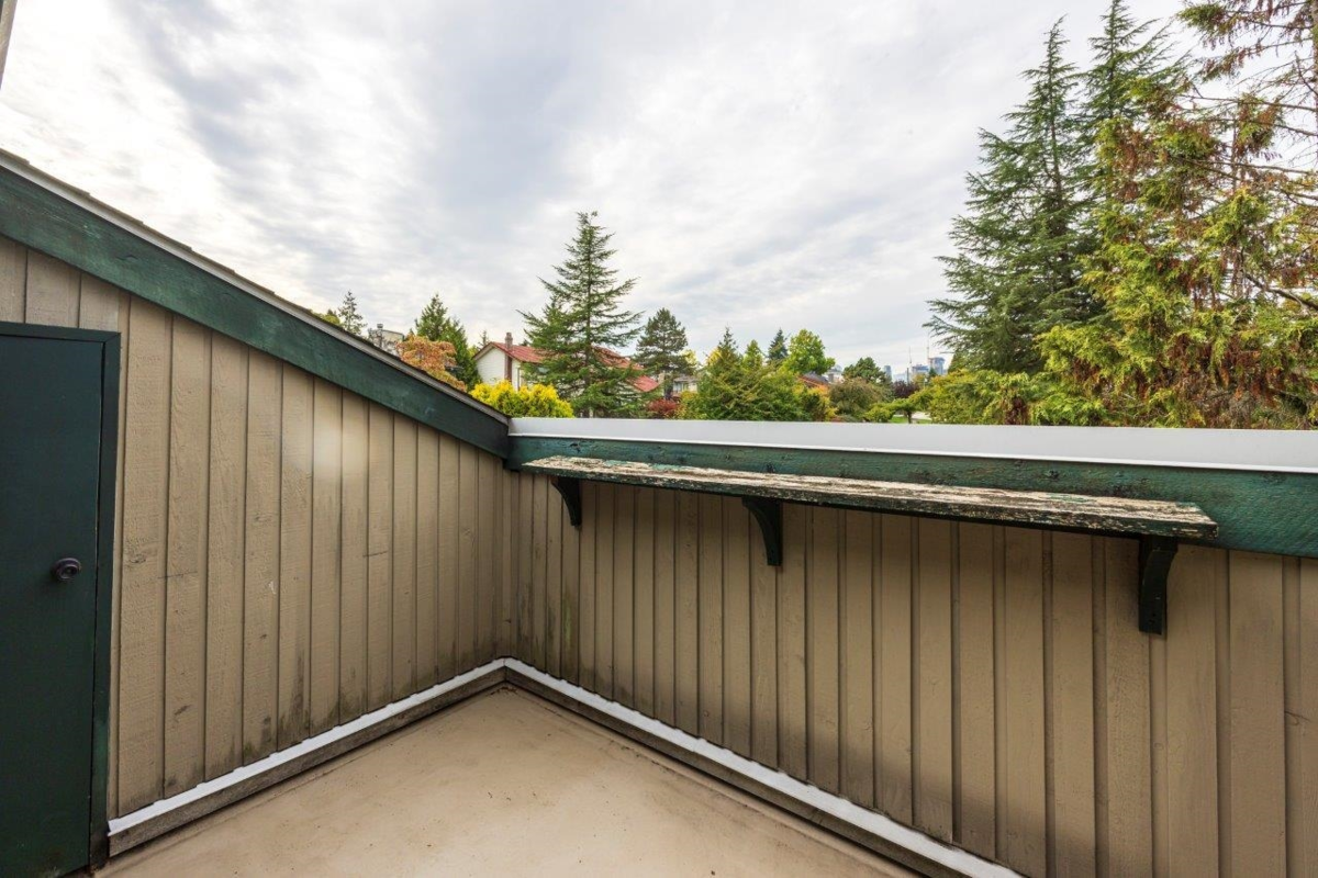 Front Yard Photo of 6364 Parkview Place, Burnaby, BC