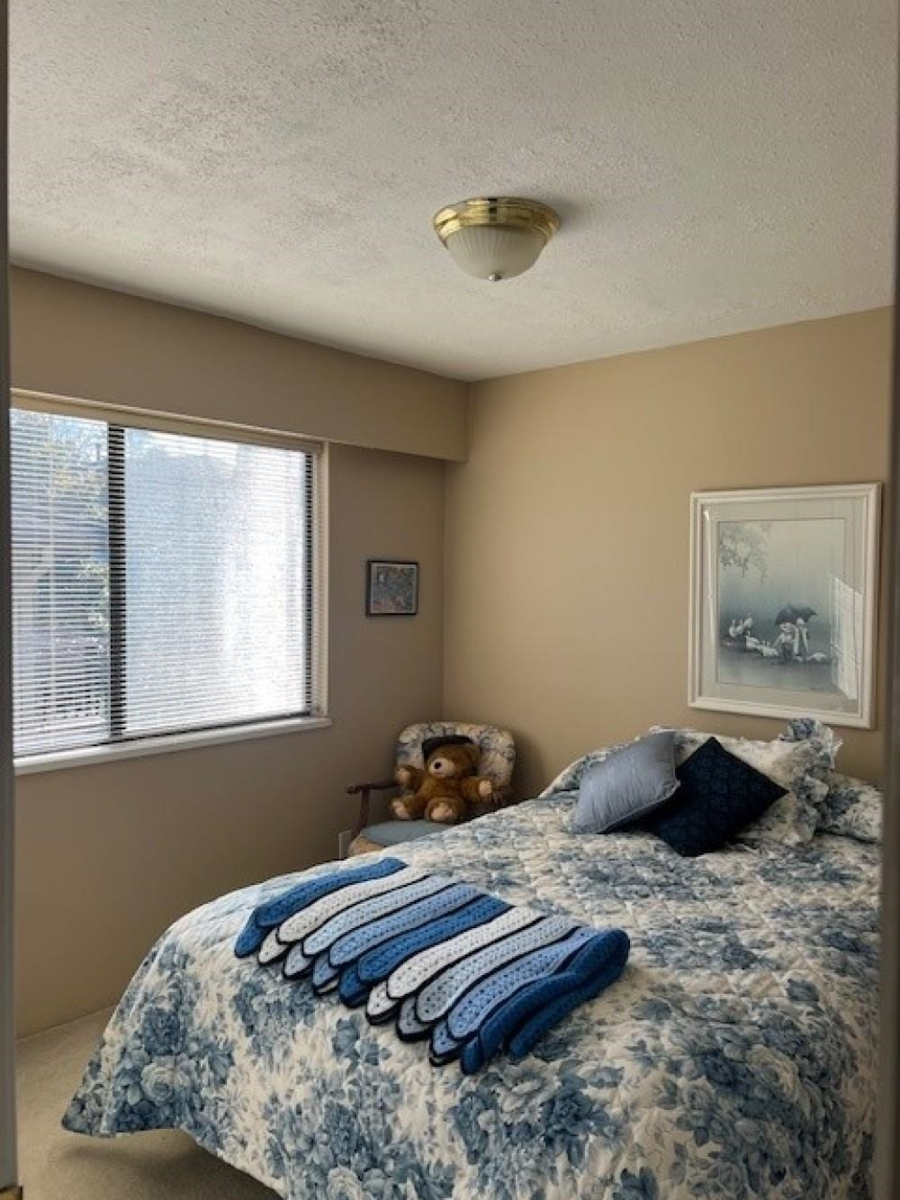 Hallway Photo of 6364 Parkview Place, Burnaby, BC