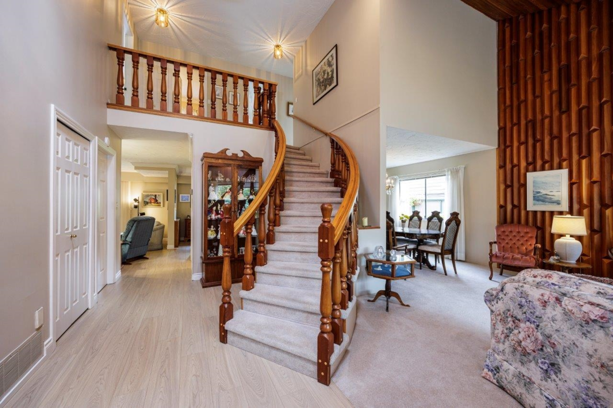 Kitchen Photo of 6364 Parkview Place, Burnaby, BC