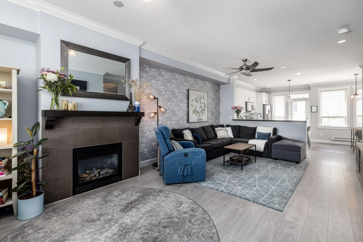 Family Room Photo of 52 19560 68 Avenue, Surrey, BC