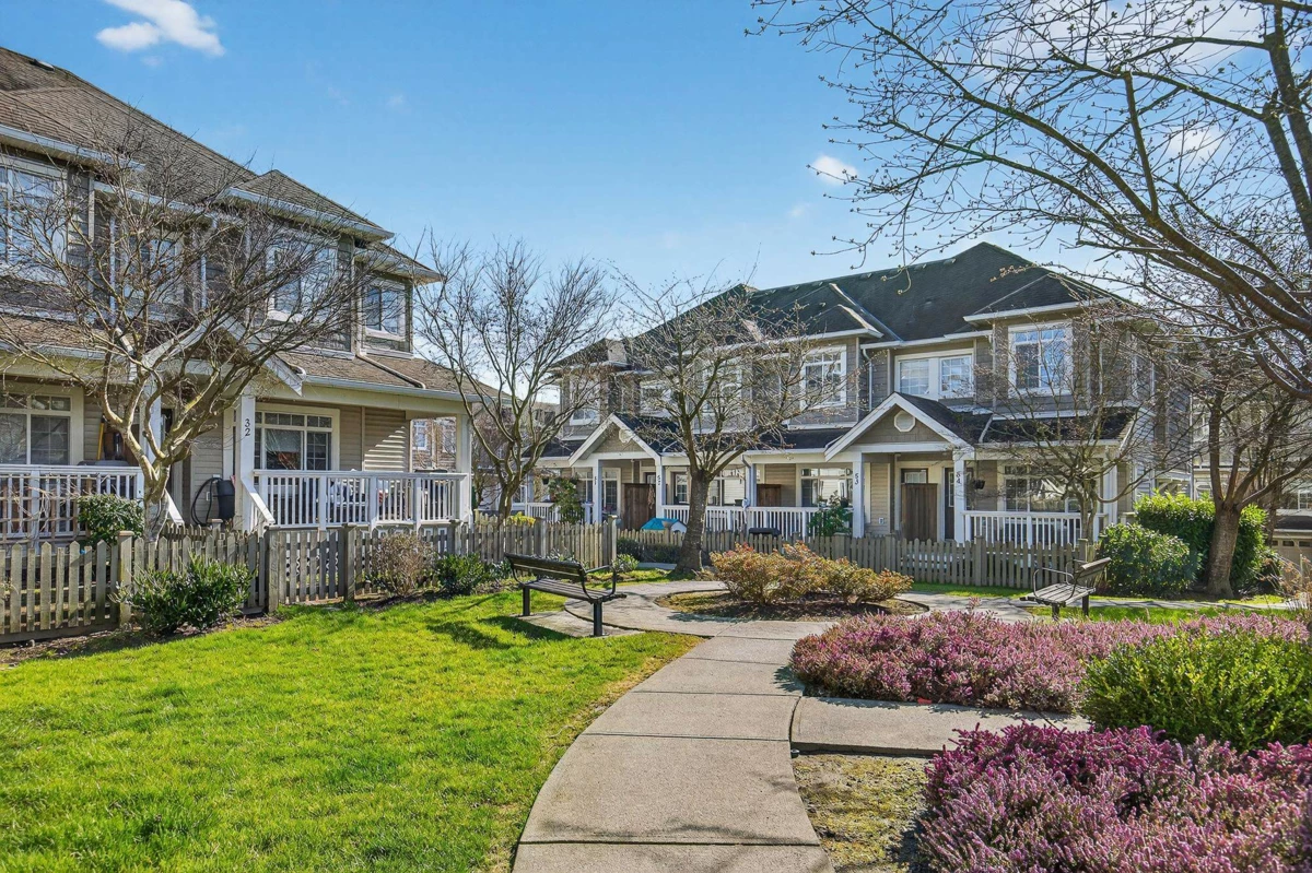 Backyard Photo of 52 6852 193 Street, Surrey, BC