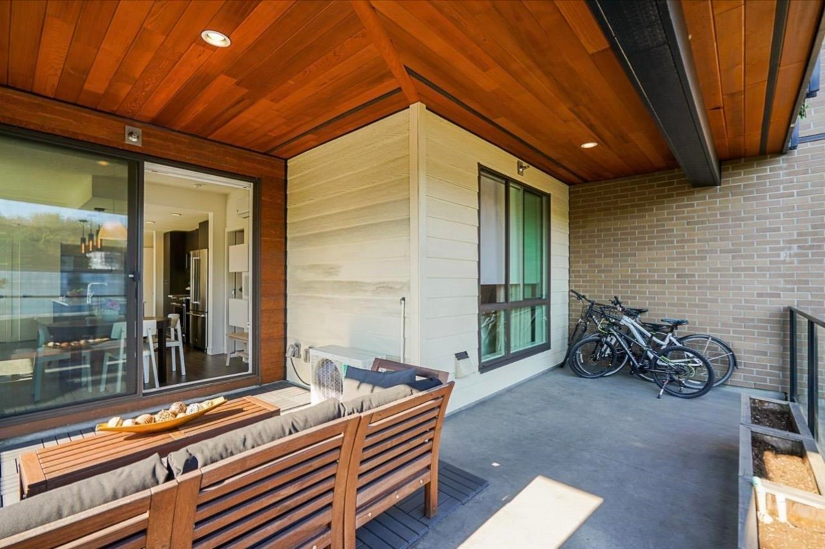 Entry Foyer Photo of 310 719 W 3rd Street, North Vancouver, BC
