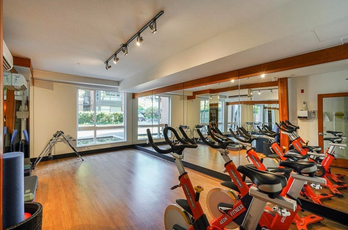 Front Yard Photo of 310 719 W 3rd Street, North Vancouver, BC