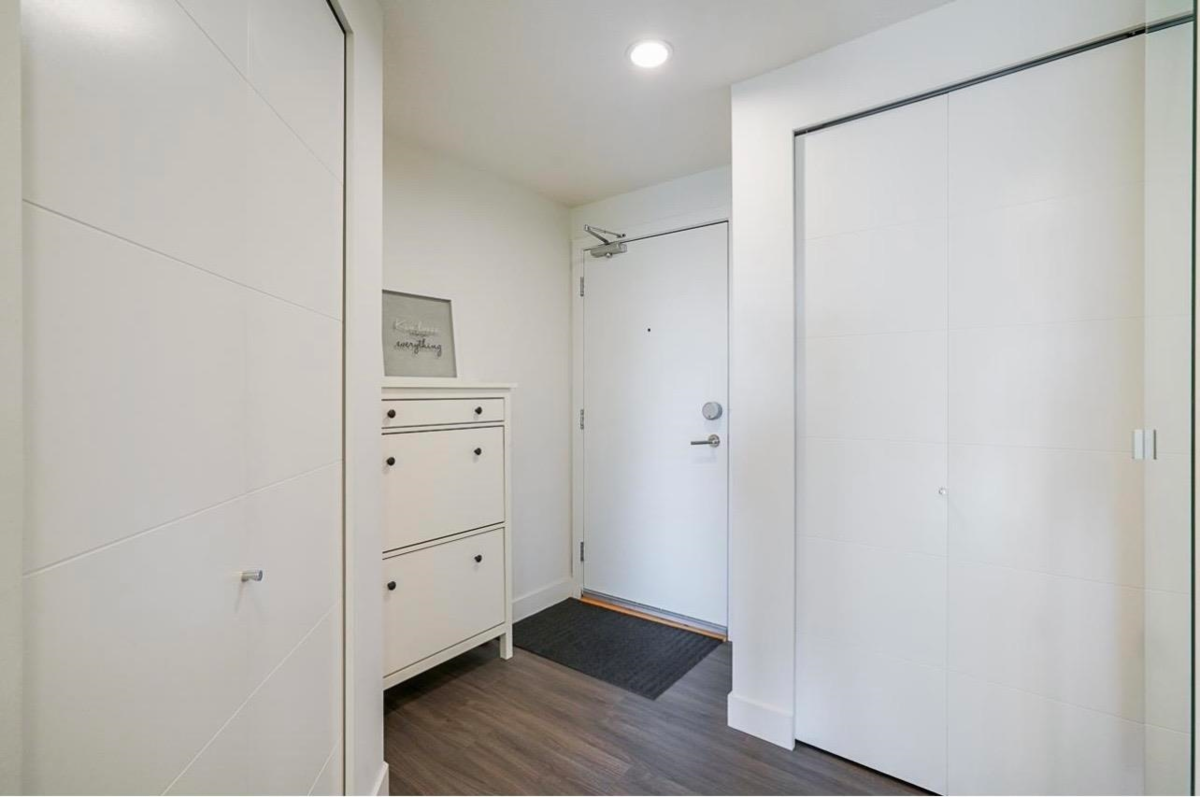 Living Room Photo of 310 719 W 3rd Street, North Vancouver, BC