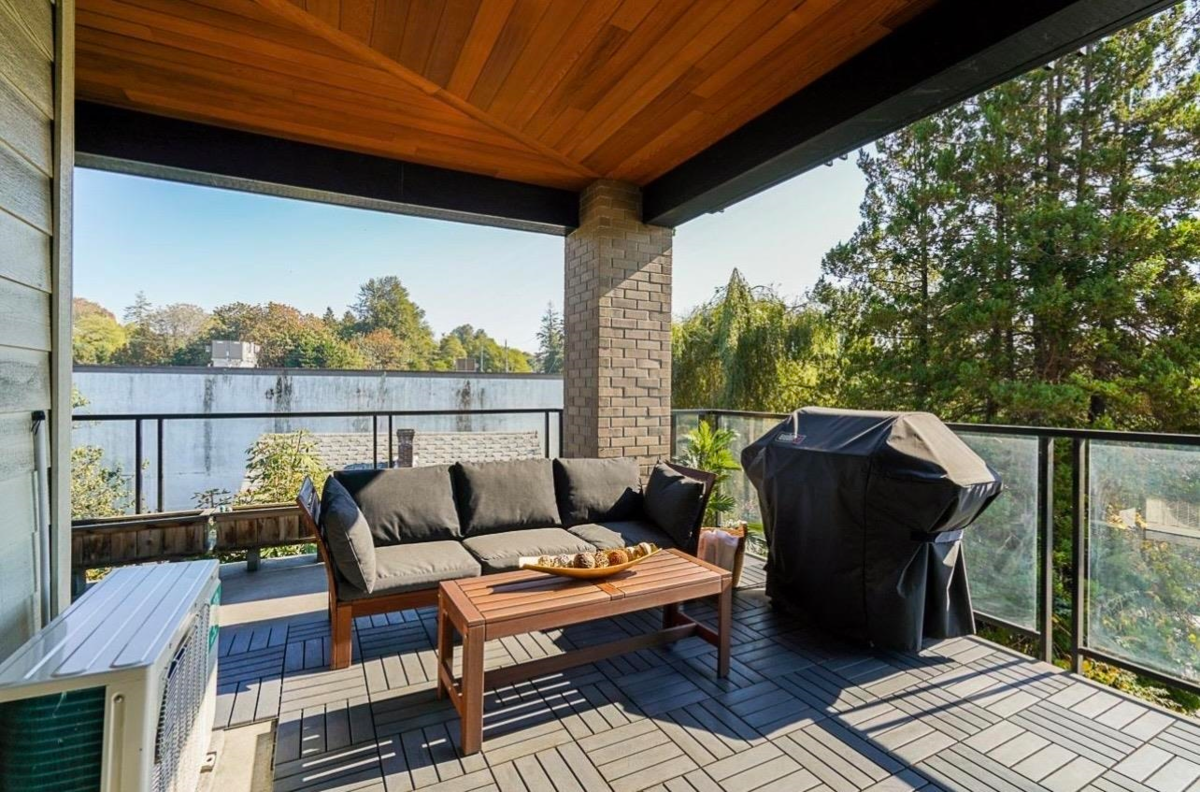 Mudroom Photo of 310 719 W 3rd Street, North Vancouver, BC