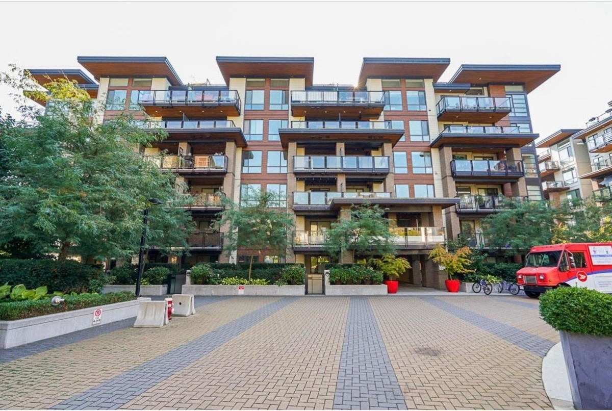 Swimming Pool Photo of 310 719 W 3rd Street, North Vancouver, BC