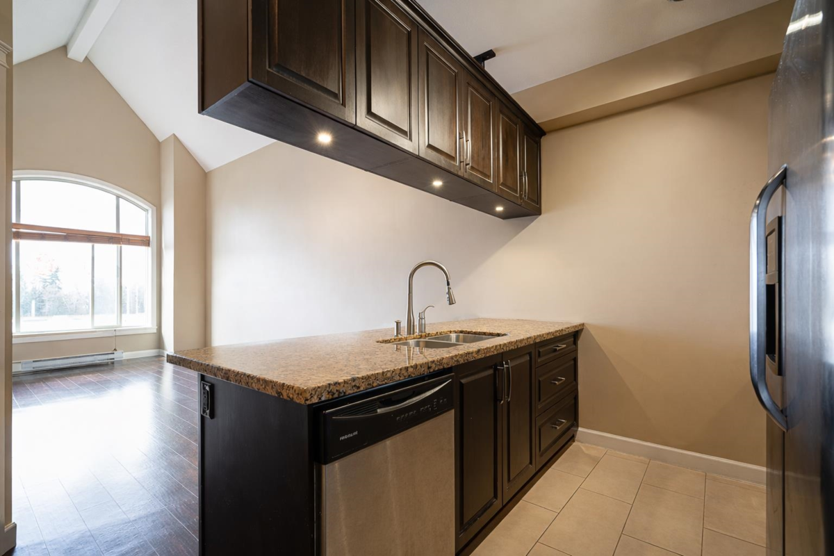 Kitchen Photo of 417 8328 207a Street, Langley, BC