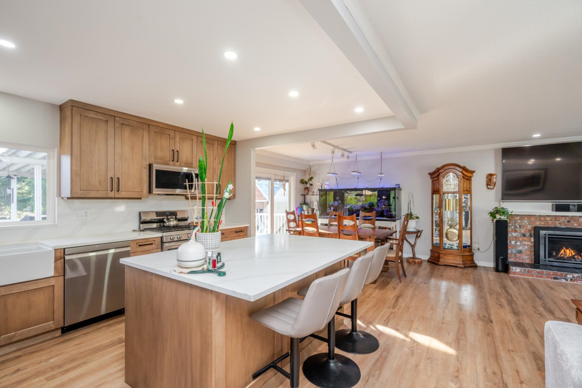 Kitchen Island Photo of 3924 205b Street, Langley, BC