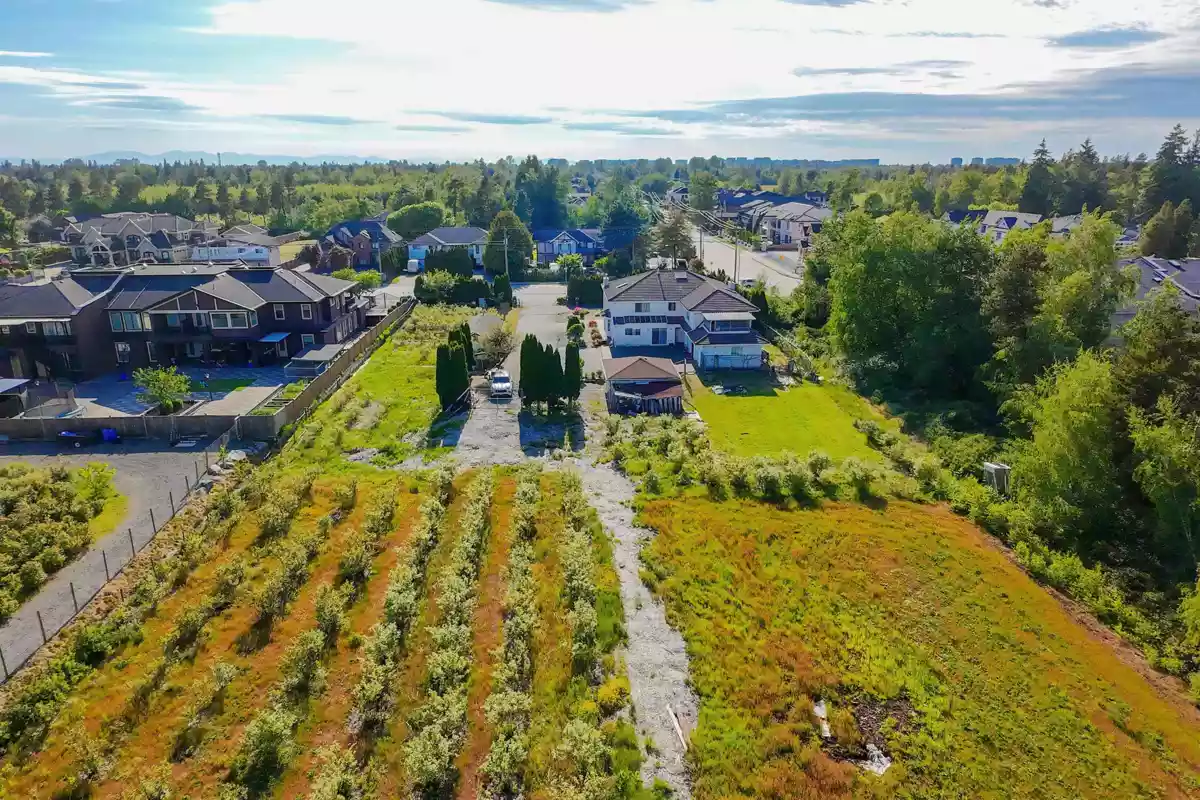 Community Amenities Photo (Clubhouse) of 7000 No. 5 Road, Richmond, BC