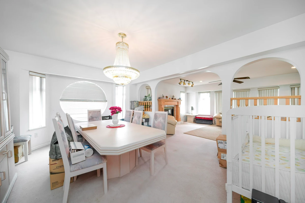 Walk-In Closet Photo of 7000 No. 5 Road, Richmond, BC