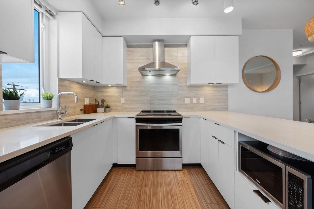 Walk-In Closet Photo of 312 5355 Lane Street, Burnaby, BC