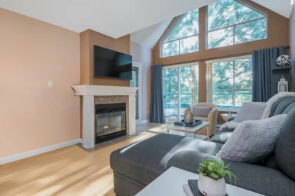 407 33280 E Bourquin Crescent, Abbotsford, BC, Abbotsford — Apartment/Condo for sale