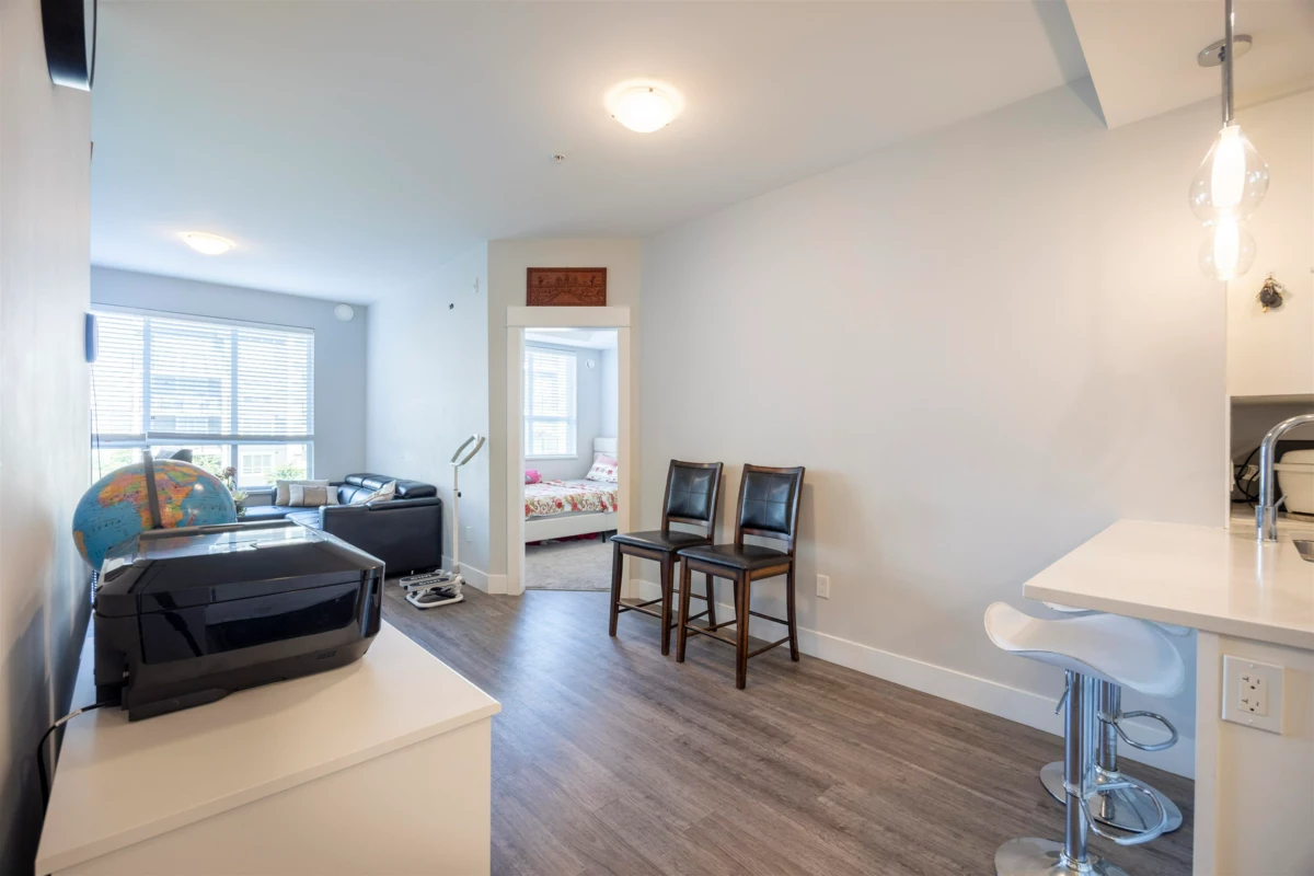 Family Room Photo of 3420 2180 Kelly Avenue, Coquitlam, BC