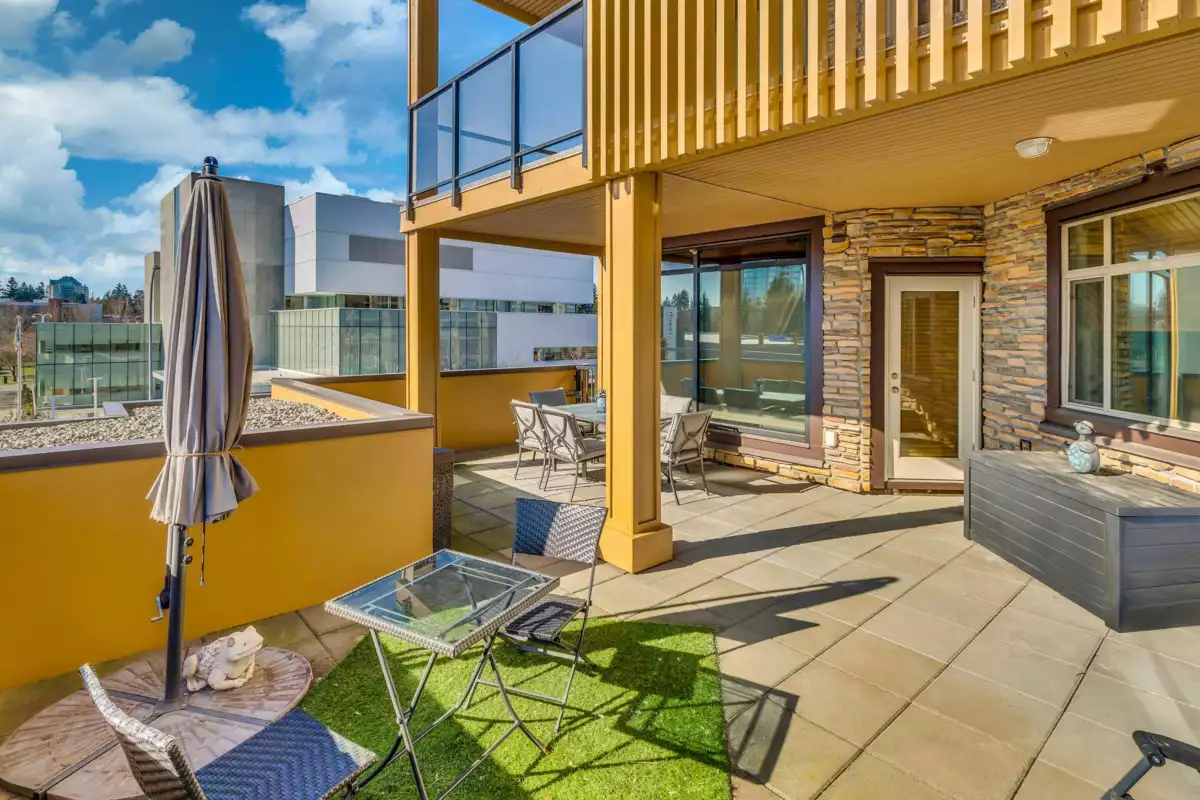 Front Yard Photo of 326 2860 Trethewey Street, Abbotsford, BC