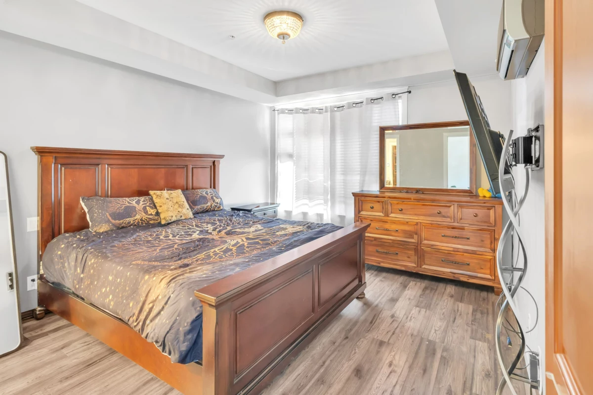 Powder Room Photo of 326 2860 Trethewey Street, Abbotsford, BC