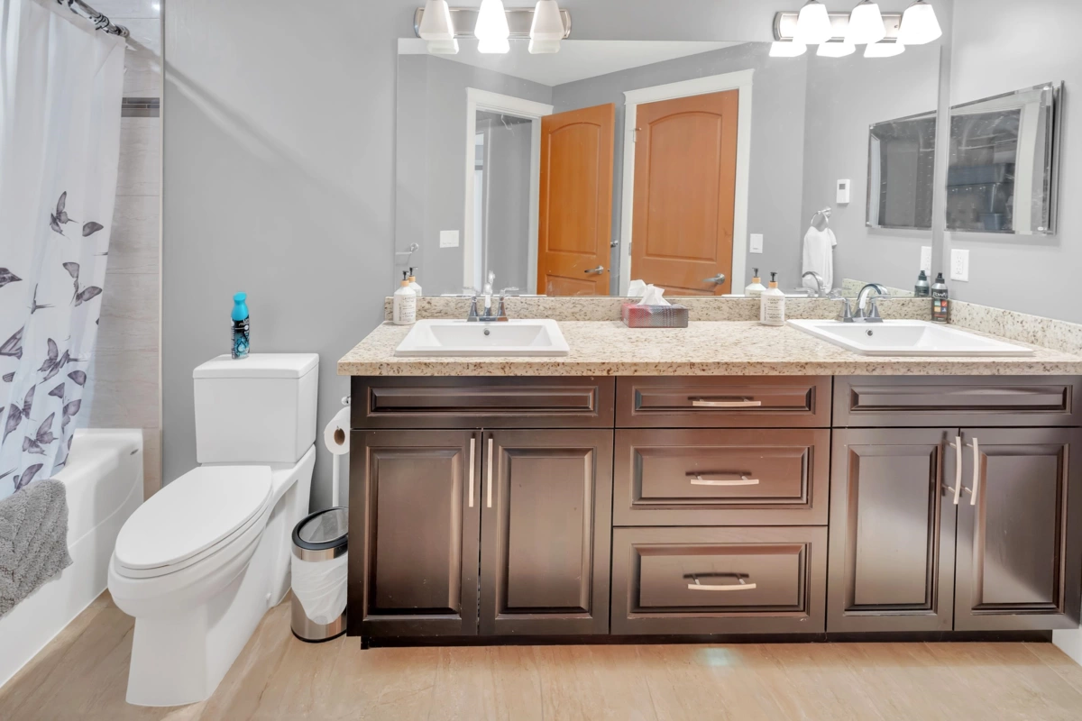 Staircase Photo of 326 2860 Trethewey Street, Abbotsford, BC