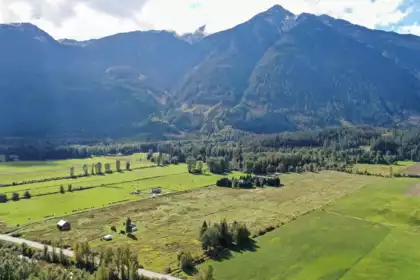 8891 Pemberton Meadows Road, Pemberton, BC, Pemberton — Single Family Residence for sale