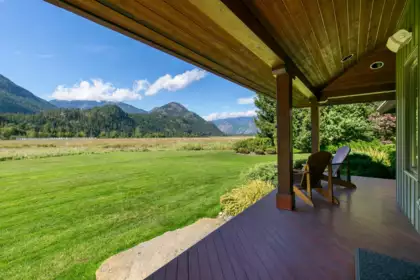 Kitchen Island Photo of 8891 Pemberton Meadows Road, Pemberton, BC