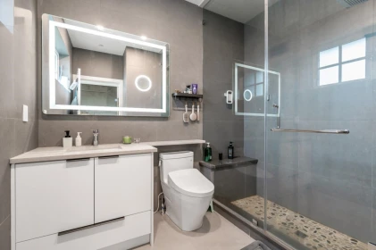 Guest Bathroom Photo of 769 W 53rd Avenue, Vancouver, BC