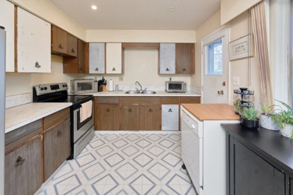 Breakfast Nook Photo of 4086/ 4088 Lister Court, Burnaby, BC