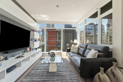 Breakfast Nook Photo of 1205 1372 Seymour Street, Vancouver, BC