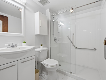 Primary Bathroom Photo of 315 155 E 5th Street, North Vancouver, BC