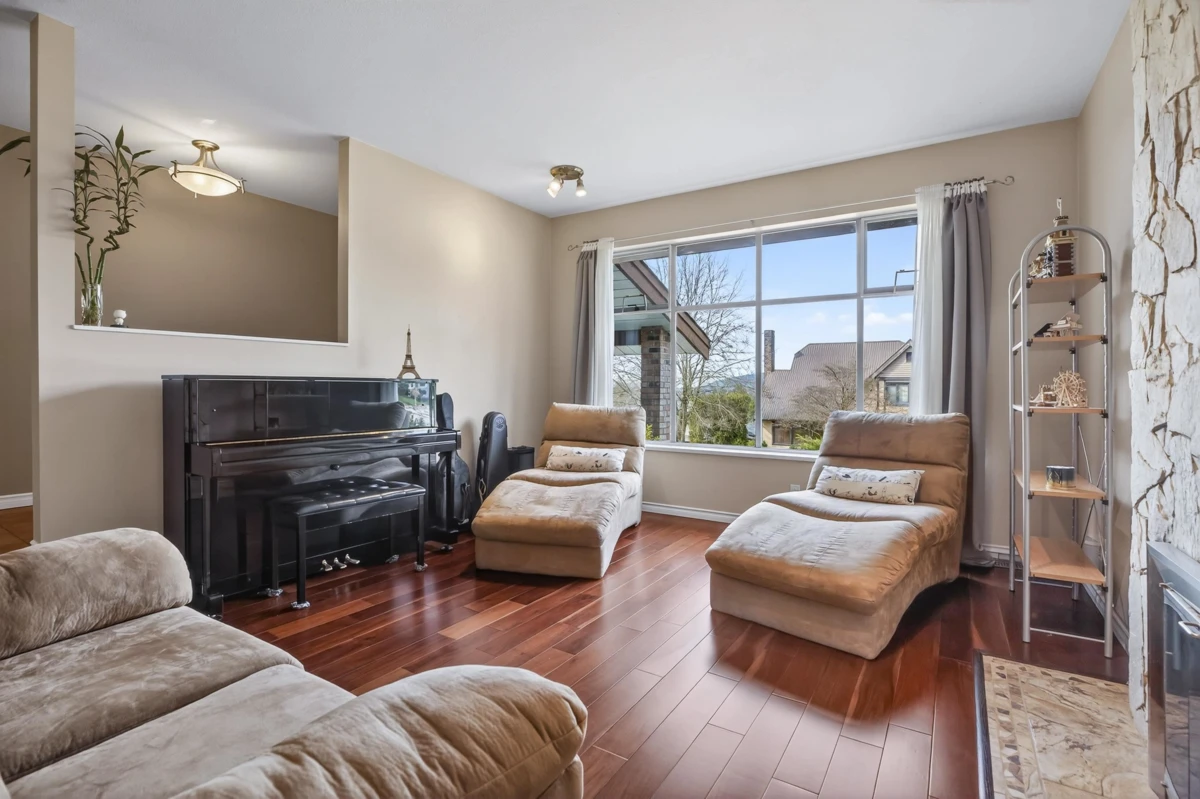 Living Room Photo of 2577 Trillium Place, Coquitlam, BC