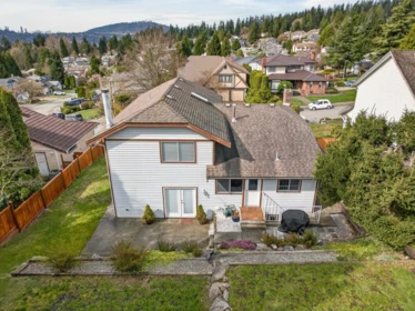 Garden / Landscaping Photo of 2577 Trillium Place, Coquitlam, BC