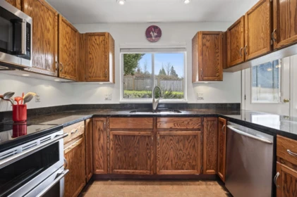 Kitchen Photo of 2577 Trillium Place, Coquitlam, BC
