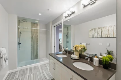 Guest Bathroom Photo of F401 20211 66 Avenue, Langley, BC