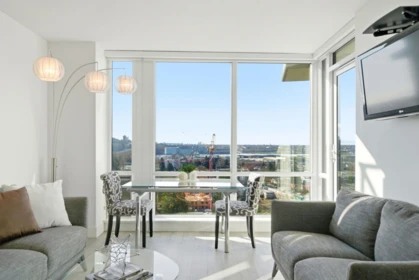 1606 1550 Fern Street, North Vancouver, BC, North Vancouver — Apartment/Condo for sale