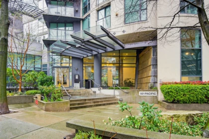 Garden / Landscaping Photo of 1007 501 Pacific Street, Vancouver, BC