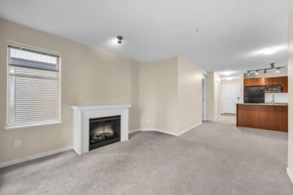 319 4768 Brentwood Drive, Burnaby, BC, Burnaby — Apartment/Condo for sale