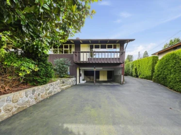 809 Roslyn Boulevard, North Vancouver, BC, North Vancouver — Single Family Residence for sale