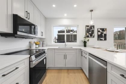 Breakfast Nook Photo of 6911 Graybar Road, Richmond, BC