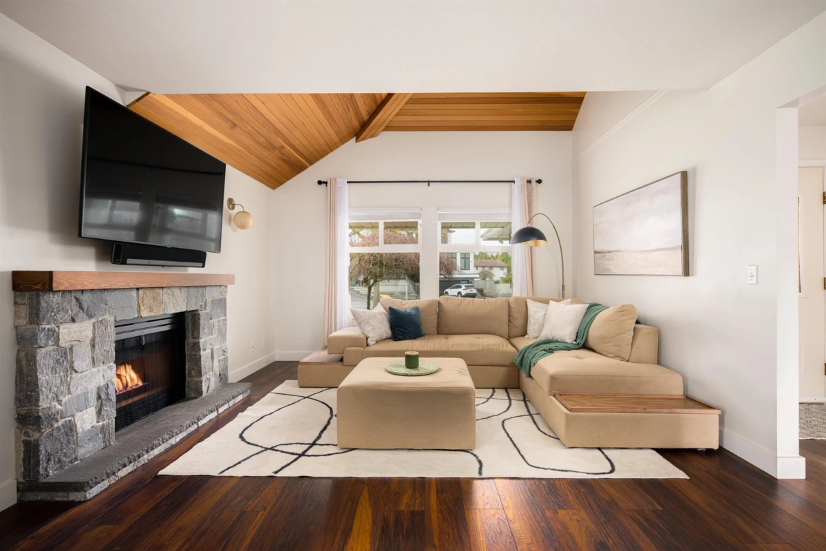 Family Room Photo of 8572 164a Street, Surrey, BC