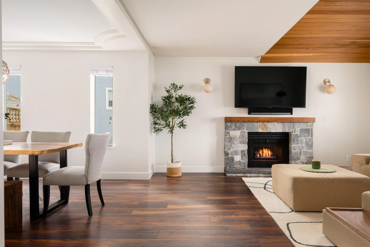 Living Room Photo of 8572 164a Street, Surrey, BC