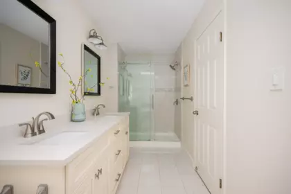 Mudroom Photo of 8572 164a Street, Surrey, BC
