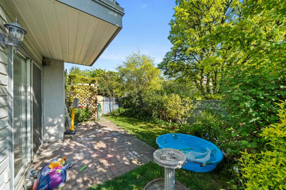 Living Room Photo of 101 5980 Prince Edward Street, Vancouver, BC