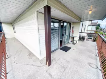 Mudroom Photo of 212 32055 Old Yale Road, Abbotsford, BC