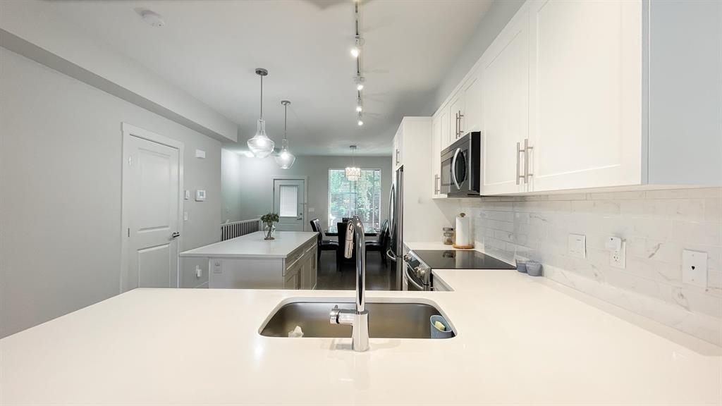 Dining Area Photo of 138 6030 142 Street, Surrey, BC