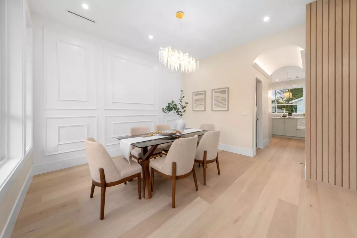 Dining Area Photo of 361 E 22nd Street, North Vancouver, BC