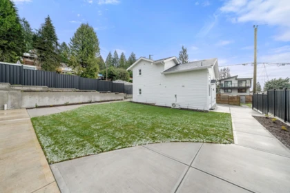 Garden / Landscaping Photo of 361 E 22nd Street, North Vancouver, BC