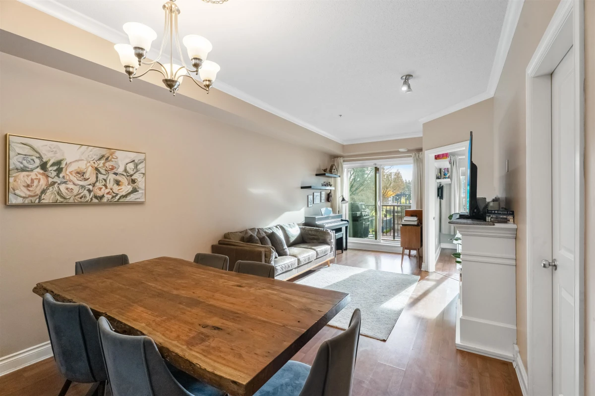 Dining Area Photo of 104 20286 53a Avenue, Langley, BC