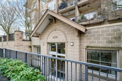 Outdoor Patio Photo of 104 20286 53a Avenue, Langley, BC