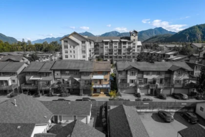 1212 Village Green Way, Squamish, BC, Squamish — Townhouse for sale