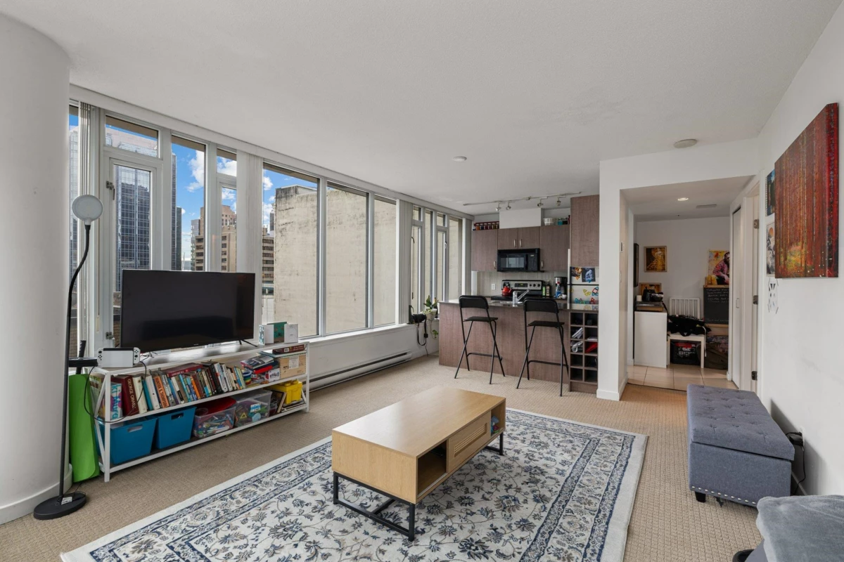 Dining Area Photo of 718 610 Granville Street, Vancouver, BC
