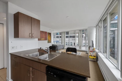 Bedroom 4 Photo of 718 610 Granville Street, Vancouver, BC