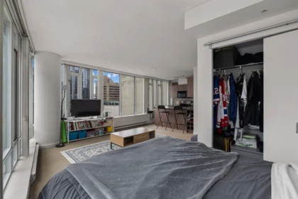 Walk-In Closet Photo of 718 610 Granville Street, Vancouver, BC