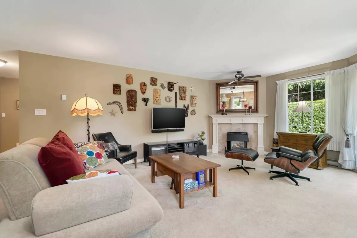 Living Room Photo of 54 3115 Trafalgar Street, Abbotsford, BC